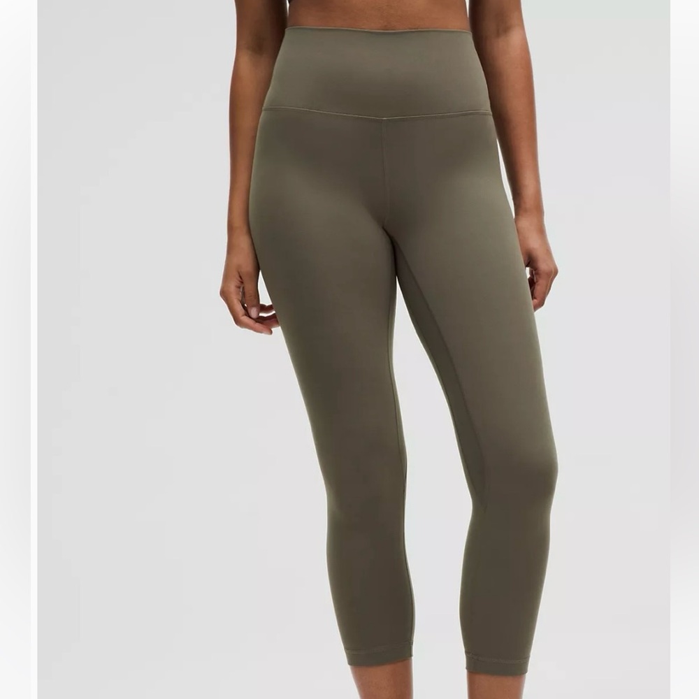 Lululemon 21” Cropped Legging